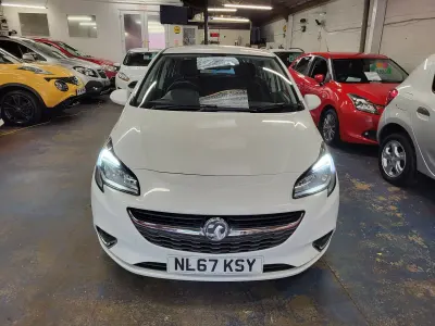 Used Vauxhall Corsa SRi 74 HP (54 kW) 2017 White Hatchback