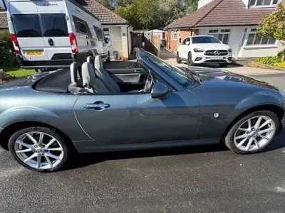 Usado Mazda MX5 126 HP (92 kW) 2011 Cinzento Cabrios