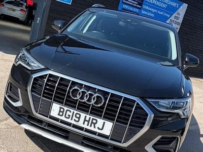 Usado Audi Q3 Sport 150 HP (110 kW) 2019 Preto SUV