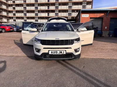 Usado Jeep Compass Limited 120 HP (88 kW) 2019 Branco SUV