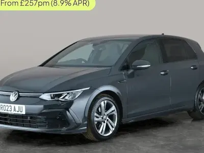 Usado VW Golf VIII R-line 150 HP (110 kW) 2023 Cinzento Citadino