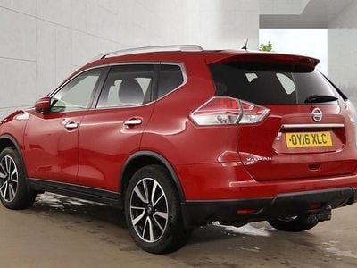 Used Nissan X-Trail Tekna 130 HP (95 kW) 2016 Chilli red SUV