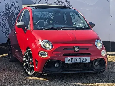 Begagnad Abarth 595 Competizione 180 HK (132 kW) 2017 Röd Cab