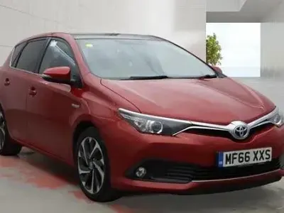 Used Toyota Auris Hybrid Design 2016 Red Hatchback