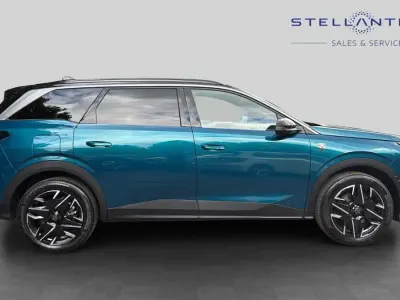 Używany Peugeot 5008 GT 134 KM (98 kW) 2025 Niebieski SUV
