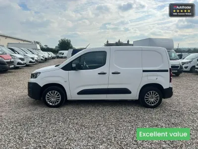 Second-hand Peugeot Partner 2021 Alb Monovolum