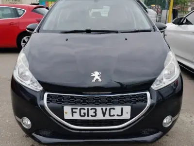 Second-hand Peugeot 208 Active 70 CP (51 kW) 2013 Negru Hatchback