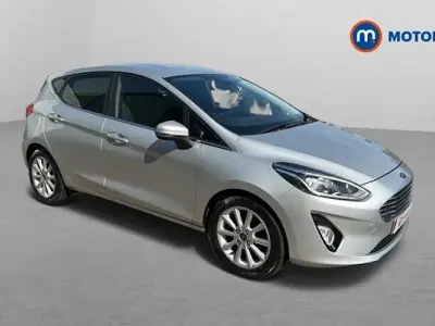 Usado Ford Fiesta Titanium 125 CV (91 kW) 2019 Plateado Utilitario
