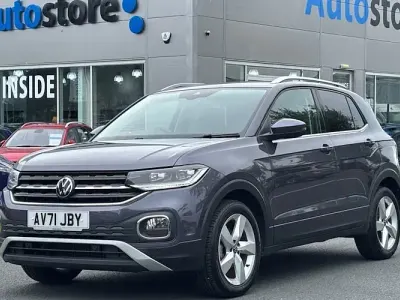 Used VW T-Cross SEL 110 HP (80 kW) 2022 SUV