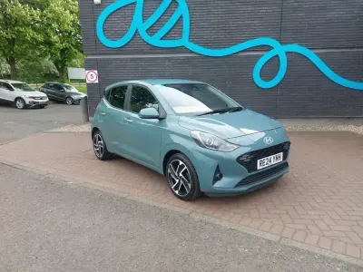 Used Hyundai i10 Premium 84 HP (61 kW) 2024 Green Hatchback