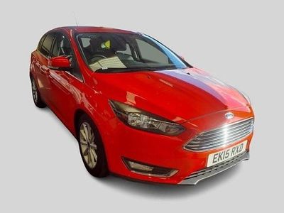 Used Ford Focus Titanium 125 HP (91 kW) 2015 Red Hatchback