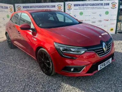 Used Renault Mégane Dynamique 110 HP (80 kW) 2016 Red Hatchback