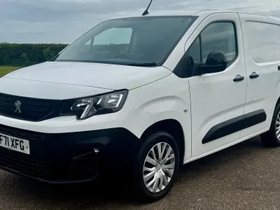 Used Peugeot Partner 131 HP (96 kW) 2022 White MPV