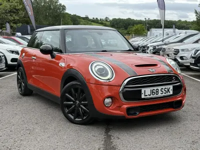 Używany Mini Cooper S Hatch 2018 Pomarańczowy Hatchback