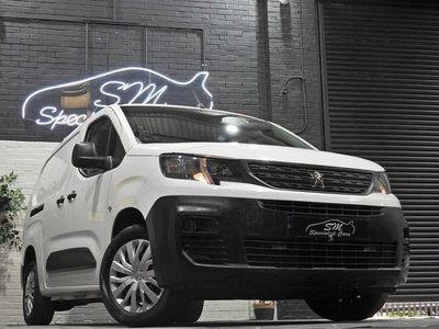 Begagnad Peugeot Partner 131 HK (96 kW) 2021 Vit Minibuss