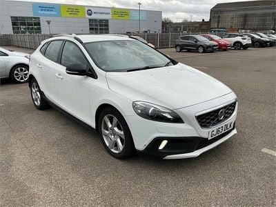 Used Volvo V40 2013 White Hatchback