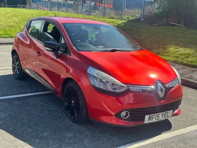 Used Renault Clio Dynamique 90 HP (66 kW) 2015 Red Hatchback