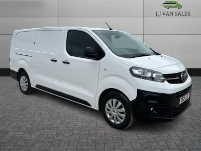 Used Vauxhall Vivaro S 100 HP (73 kW) 2021 White MPV