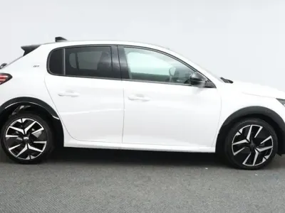 Used Peugeot 208 GTi 99 HP (72 kW) 2024 White Hatchback