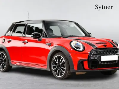 Begagnad Mini Cooper S Hatch 176 HK (129 kW) 2023 Röd Halvkombi