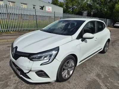 Used Renault Clio Play 2021 White Hatchback