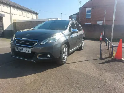 Begagnad Peugeot 2008 Allure 2015 Grå SUV