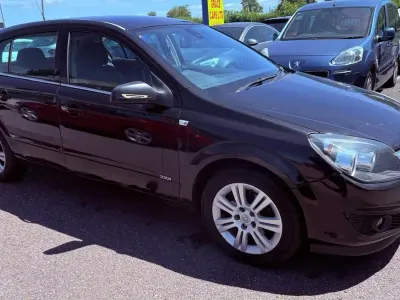 Used Vauxhall Astra Design Edition 138 HP (101 kW) 2008 Black Hatchback