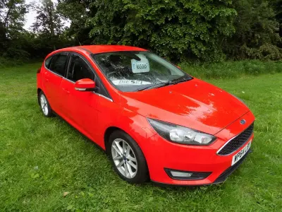 Used Ford Focus Zetec 120 HP (88 kW) 2015 Red Hatchback