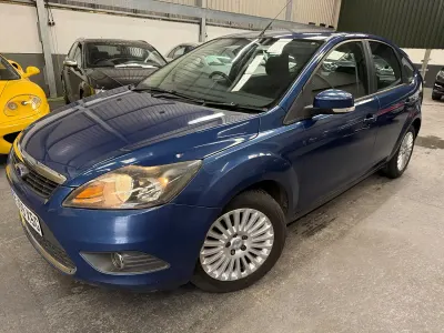 Used Ford Focus Titanium 125 HP (91 kW) 2010 Blue Hatchback