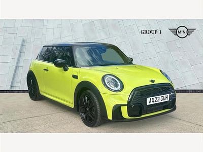 Begagnad Mini Cooper Sport 136 HK (100 kW) 2023 Gul Halvkombi
