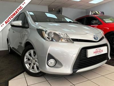 Second-hand Toyota Yaris Hybrid T4 2013 Argintiu Hatchback