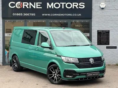 Begagnad VW Transporter Highline 150 HK (110 kW) 2021 Grön Van