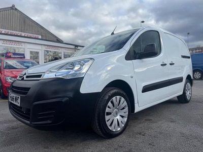 Used Citroën Berlingo 75 HP (55 kW) 2016 White MPV