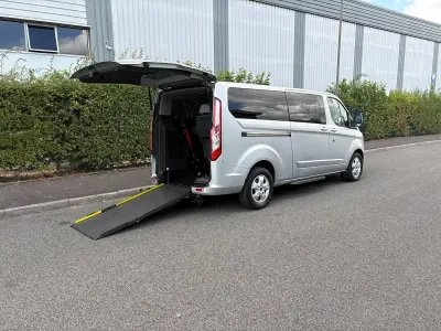 Used Ford Tourneo Custom Titanium 130 HP (95 kW) 2018 Silver Van