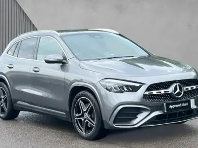 Käytetty Mercedes GLA200 Executive 163 HP (119 kW) 2025 Harmaa Katumaasturi