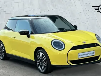 Used Mini Cooper SE Hatch 158 kW (215 HP) 2024 Yellow Hatchback