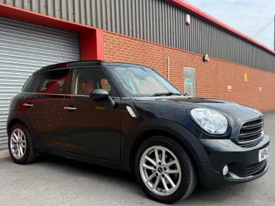 Begagnad Mini Cooper D 112 HK (82 kW) 2014 Svart Halvkombi