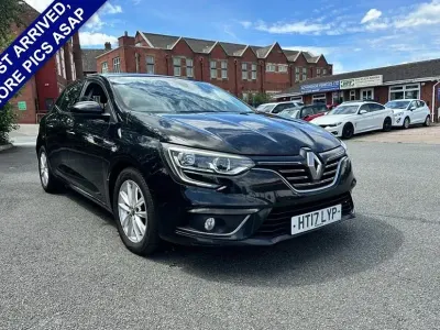 Used Renault Mégane IV Dynamique 130 HP (95 kW) 2017 Black Hatchback