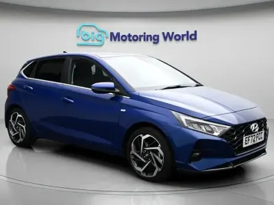 Käytetty Hyundai i20 Premium 100 HP (73 kW) 2022 Sininen Viistoperä