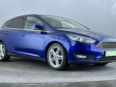 Used Ford Focus Zetec 125 HP (91 kW) 2017 Blue Hatchback