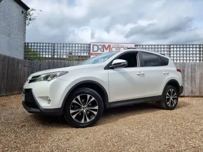 Used Toyota RAV4 150 HP (110 kW) 2015 White SUV