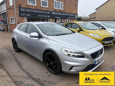 Used Volvo V40 R-Design 120 HP (88 kW) 2017 Silver Hatchback