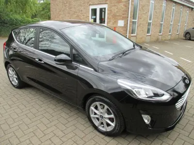 Used Ford Fiesta Zetec 83 HP (61 kW) 2018 Black Hatchback