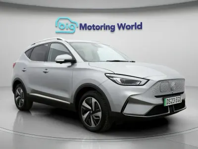Usado MG ZS Trophy Connect 114 kW (156 HP) 2022 Prateado SUV