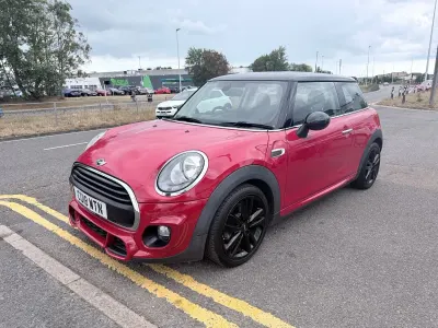 Used Mini Cooper Hatch 134 HP (98 kW) 2018 Red Hatchback
