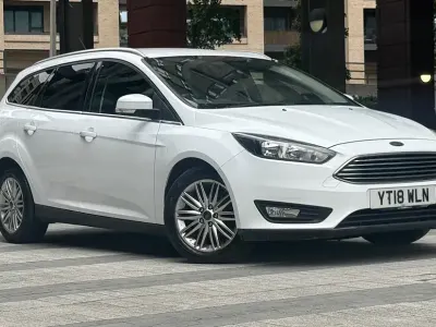 Used Ford Focus Zetec 120 HP (88 kW) 2018 White Estate