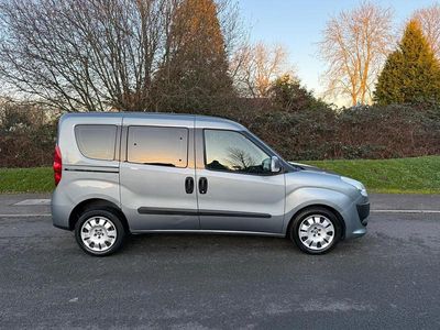 Used Fiat Doblò 105 HP (77 kW) 2013 Metallic mercury grey MPV