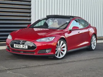 Used Tesla Model S 339 kW (462 HP) 2015 Red Hatchback