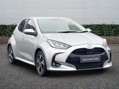 Second-hand Toyota Yaris Hybrid Design 2024 Argintiu Hatchback