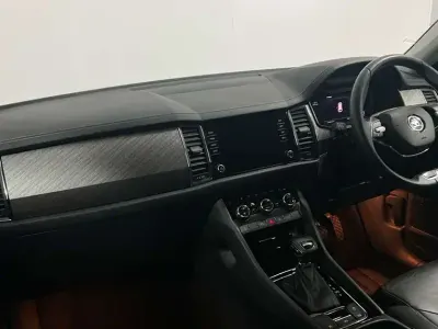 Usado Skoda Kodiaq SE L Executive 150 CV (110 kW) 2023 Gris SUV